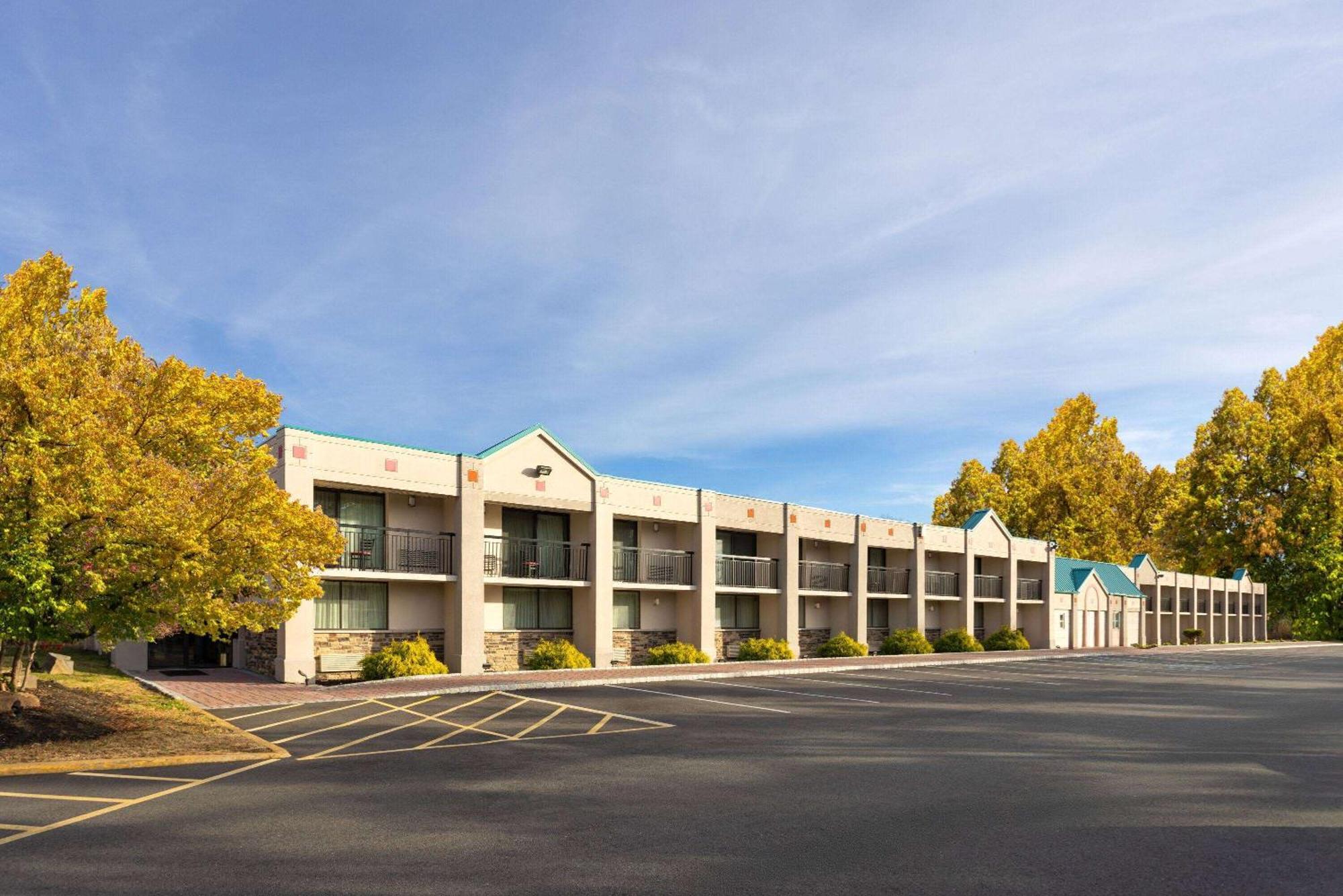 Ramada By Wyndham Parsippany Hotel Luaran gambar